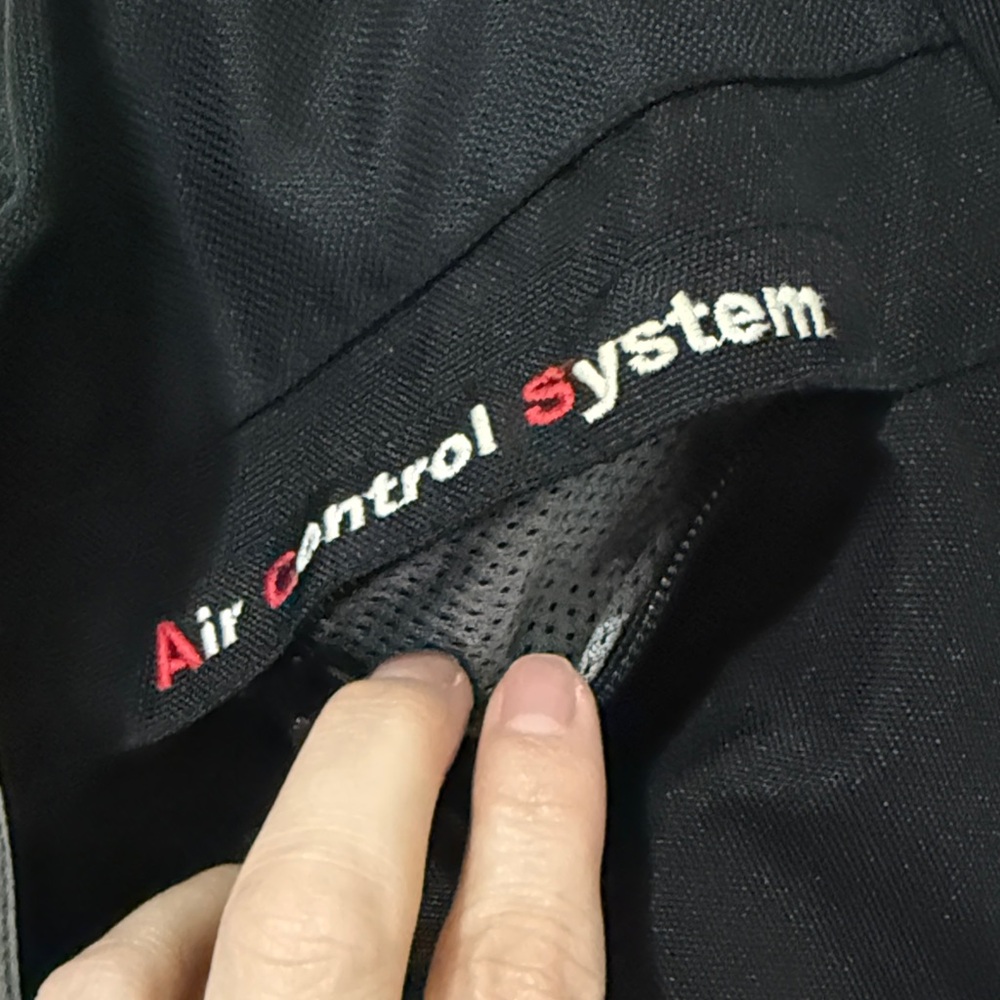 Heated Performance Jacket - Black and Gray - Picture 4 of 17